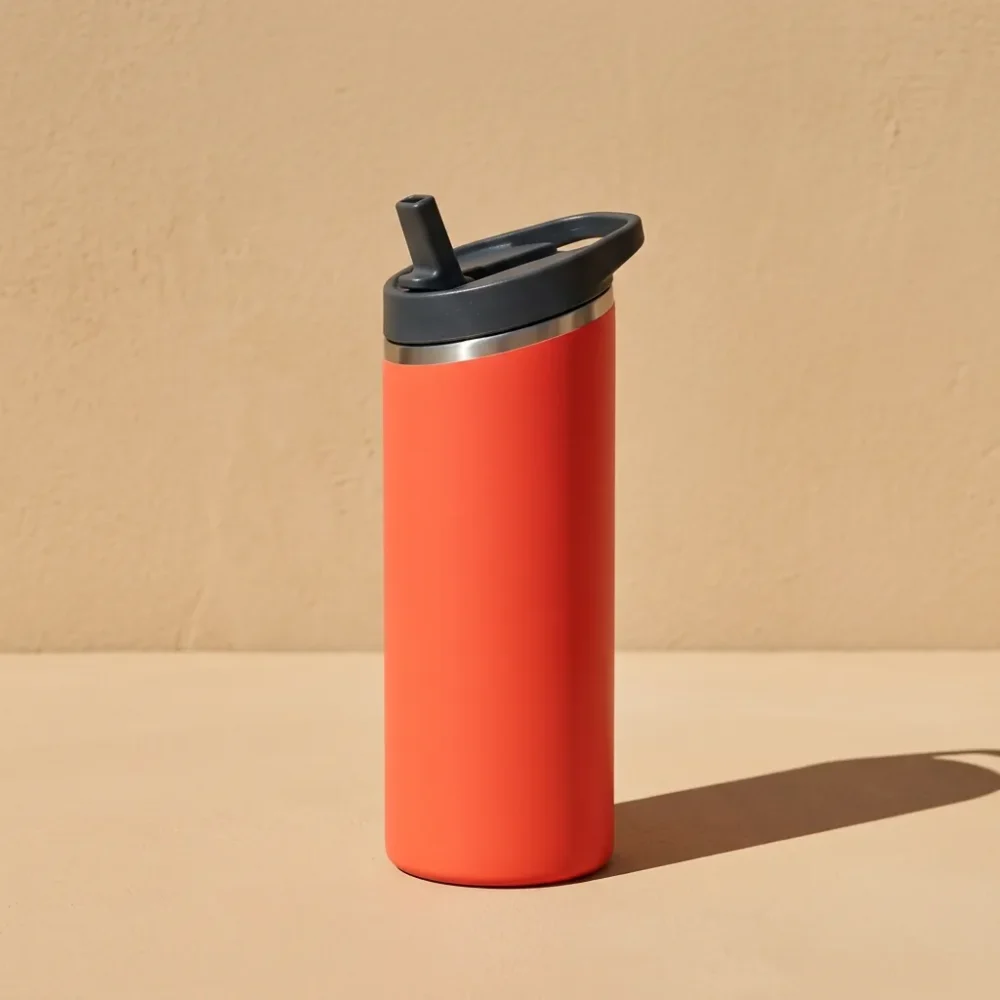 Tilt Flip 20 oz, studio photo in midday sun