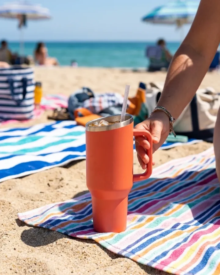 Tilt Quencher 30 oz at the beach