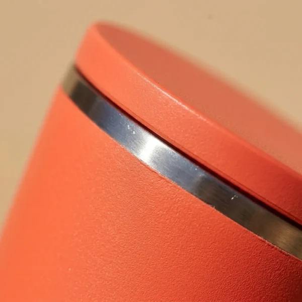 Tilt Slim 20 oz, close-up